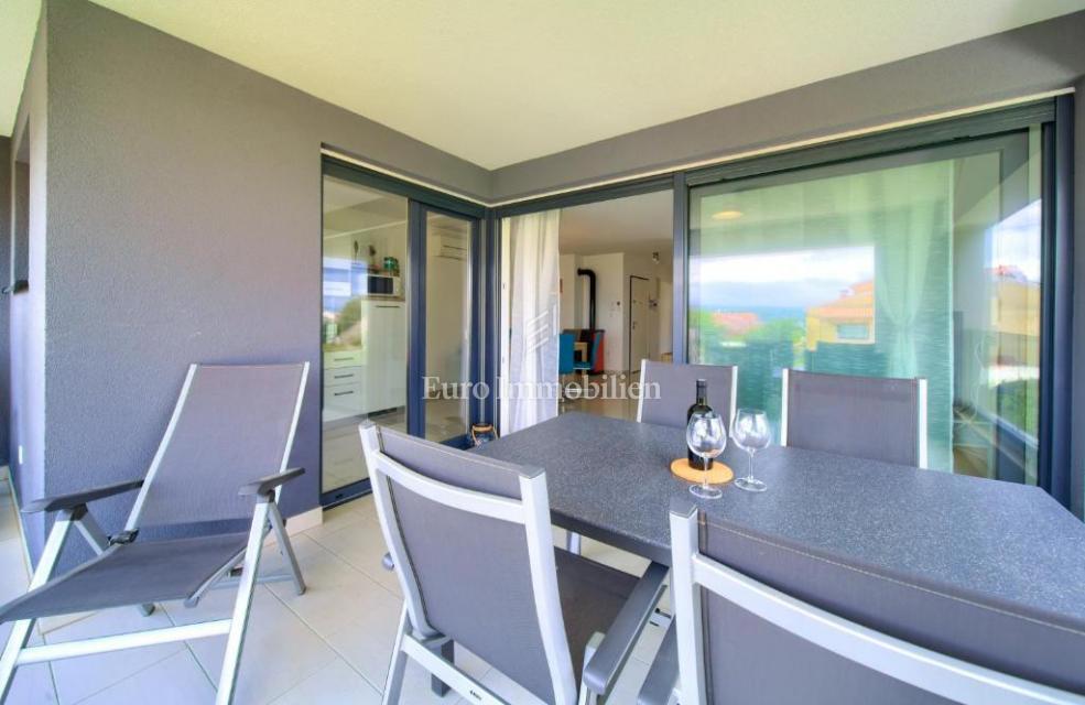 Dva moderna apartmaja na odlični lokaciji blizu morja