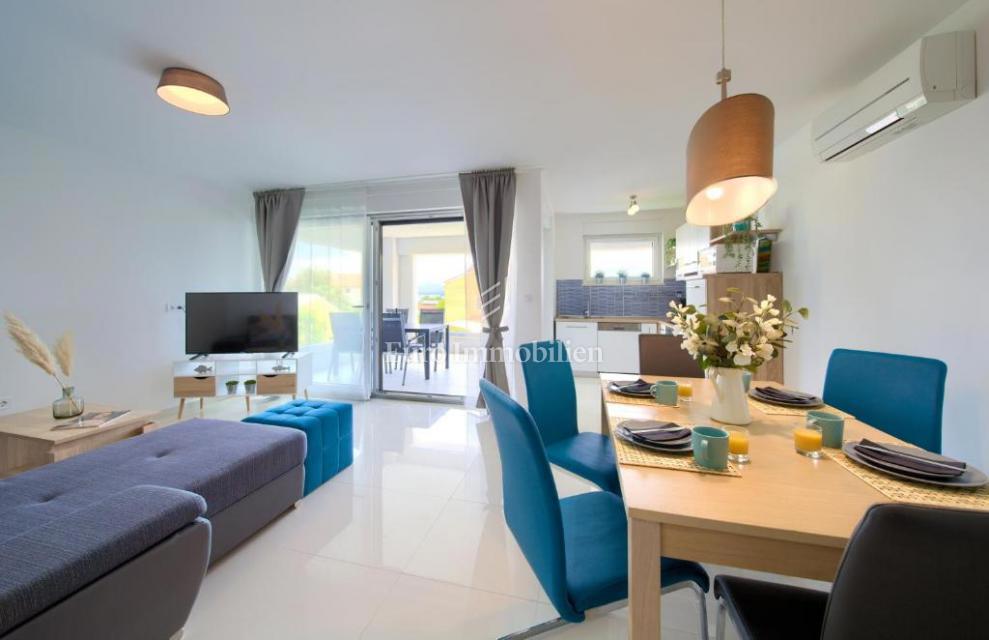 Dva moderna apartmaja na odlični lokaciji blizu morja