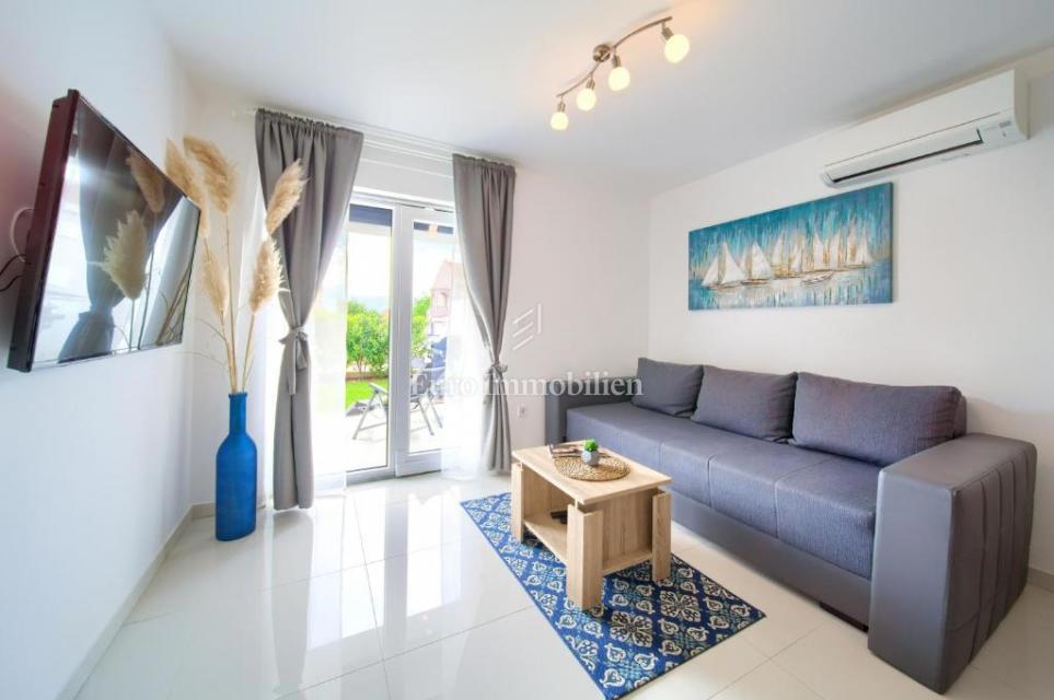 Dva moderna apartmaja na odlični lokaciji blizu morja