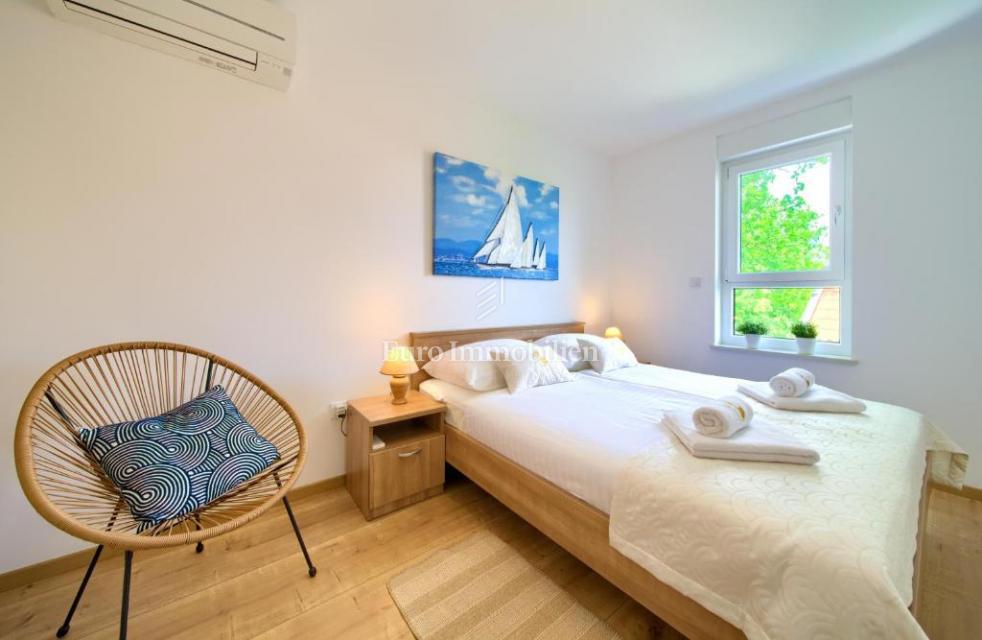 Dva moderna apartmaja na odlični lokaciji blizu morja