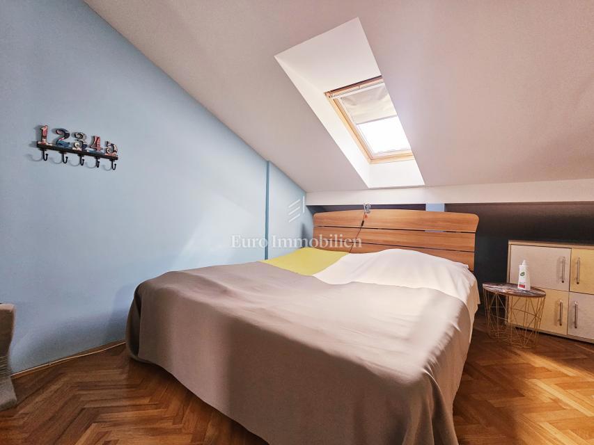 Malinska – stanovanje s pogledom na morje na mirni lokaciji