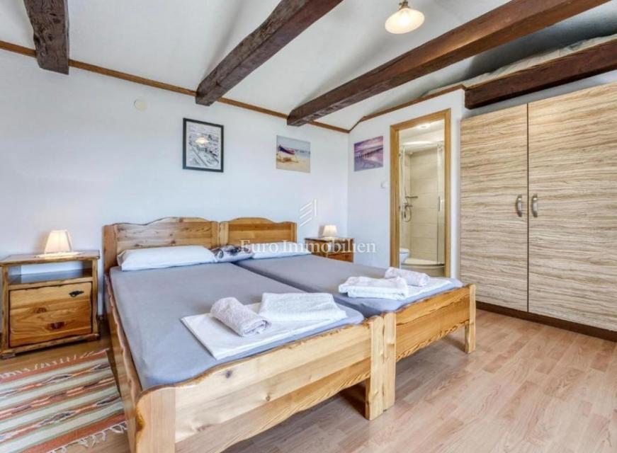 Avtentična kamnita hiša v Crikvenici – mirna mikrolokacija