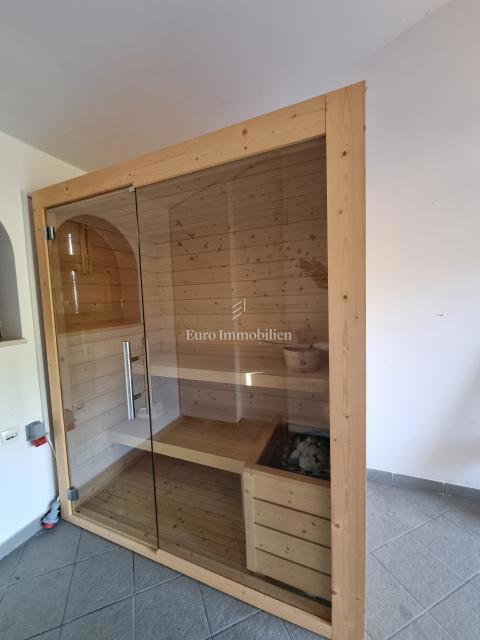 Enonadstropna hiša z vrtom in panoramskim pogledom na morje - Poreč