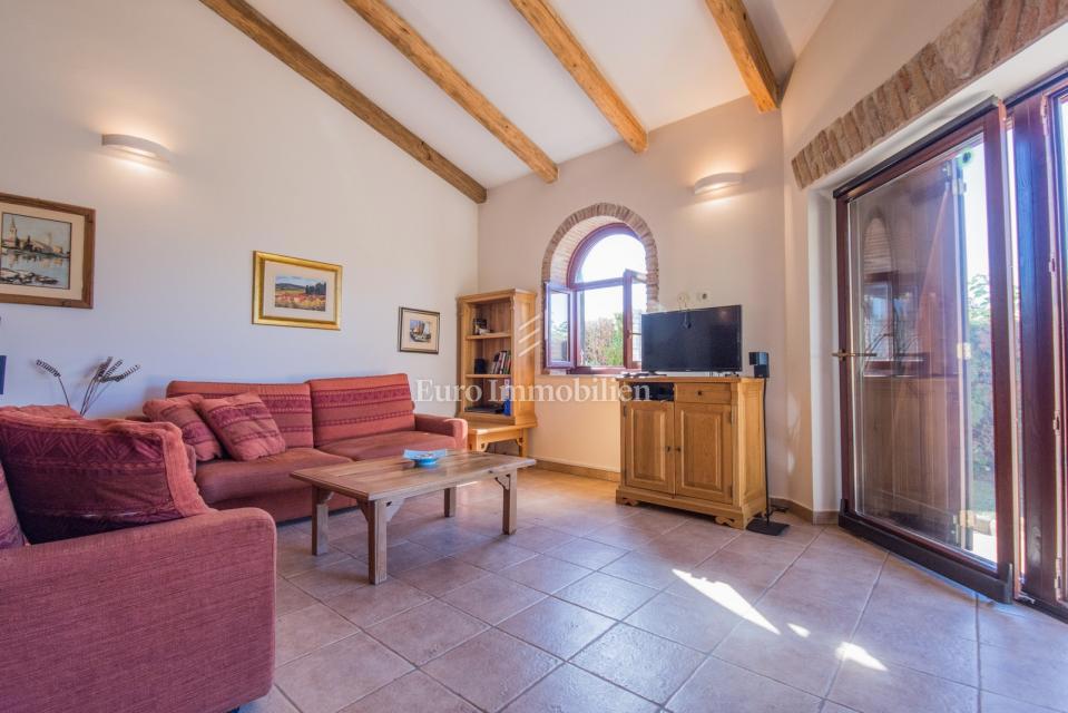 Enonadstropna hiša z vrtom in panoramskim pogledom na morje - Poreč