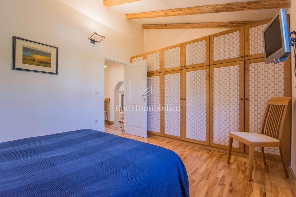 Enonadstropna hiša z vrtom in panoramskim pogledom na morje - Poreč