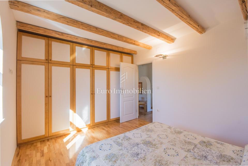 Enonadstropna hiša z vrtom in panoramskim pogledom na morje - Poreč