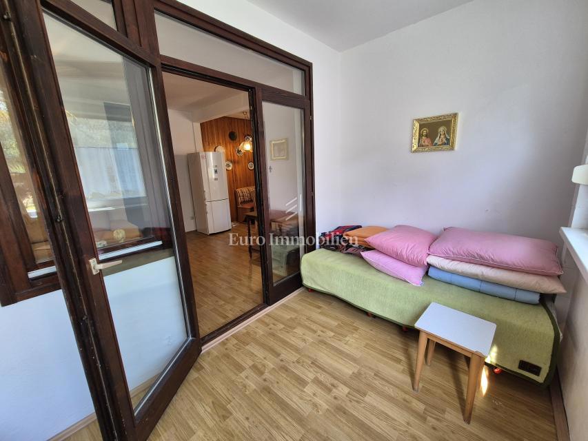 Njivice - Kijac, enosobno stanovanje v pritličju