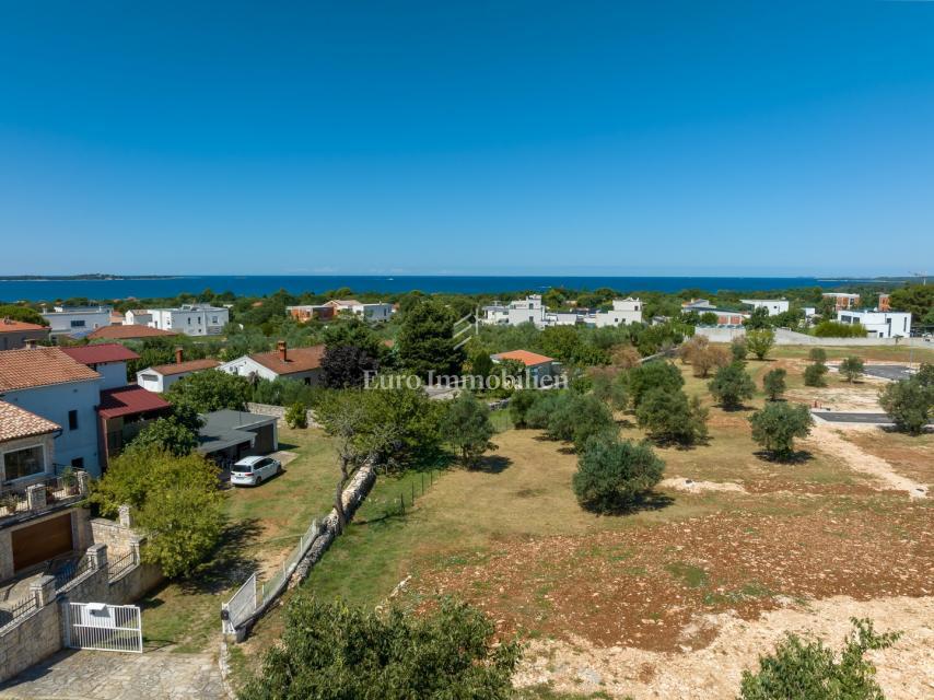 Istra, Peroj – Stavbno zemljišče z infrastrukturo