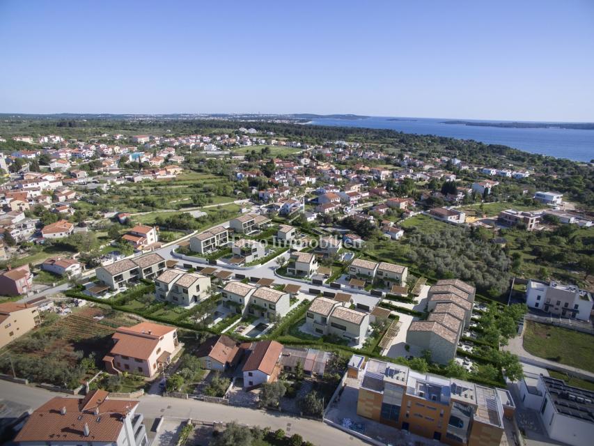 Istra, Peroj – Stavbno zemljišče z infrastrukturo