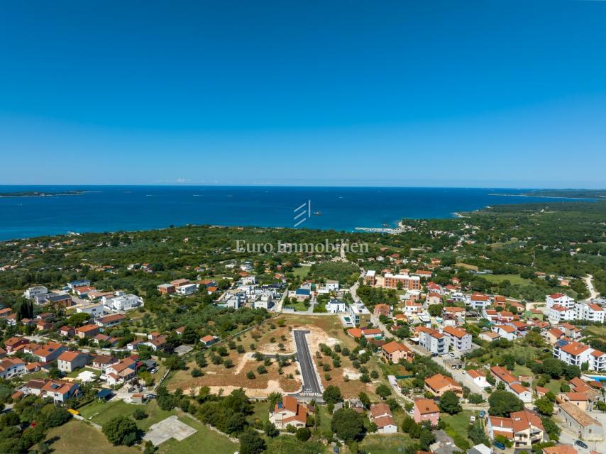 Istra, Peroj – Stavbno zemljišče z infrastrukturo