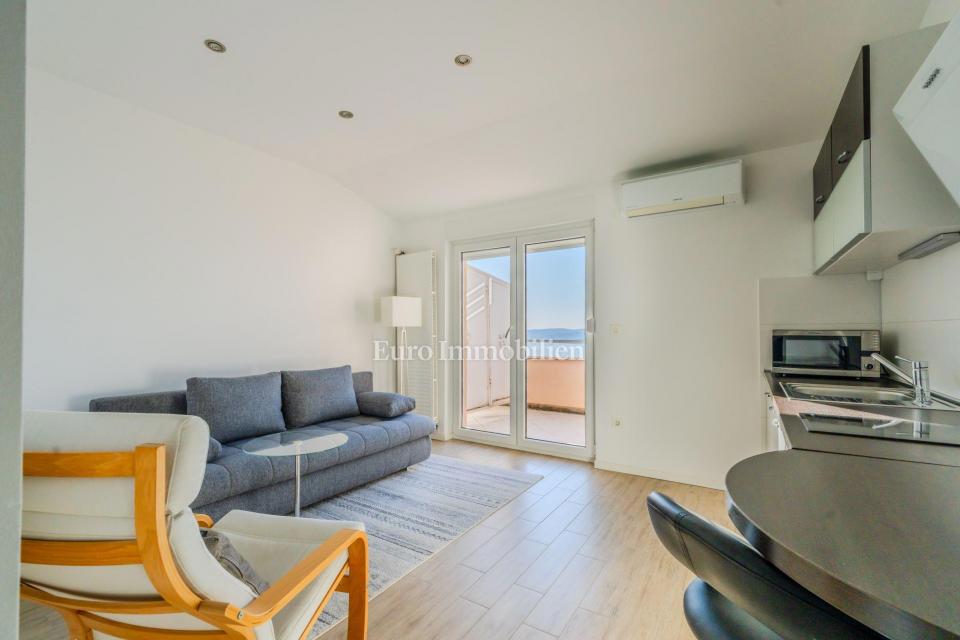 Crikvenica - hiša s 4 apartmaji in pogledom na morje