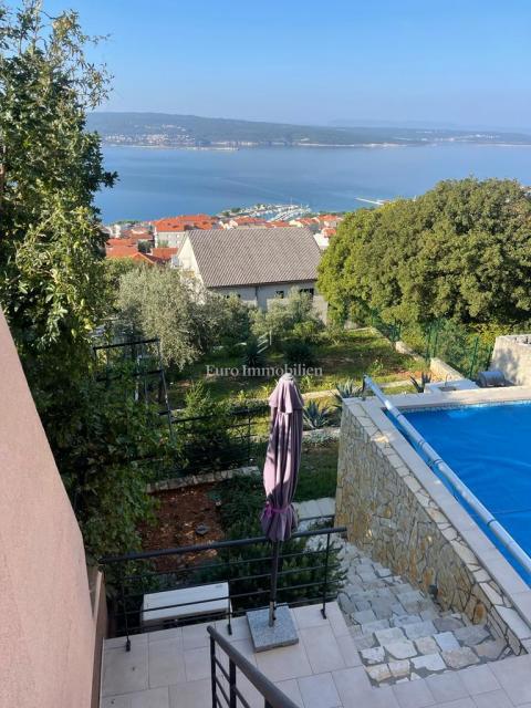 Crikvenica - hiša s 4 apartmaji in pogledom na morje