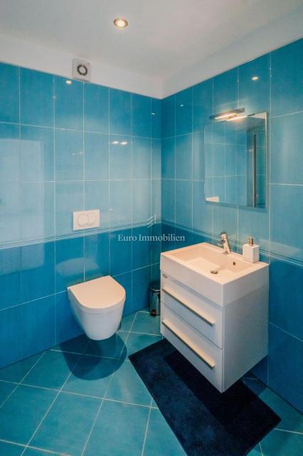 Crikvenica - hiša s 4 apartmaji in pogledom na morje