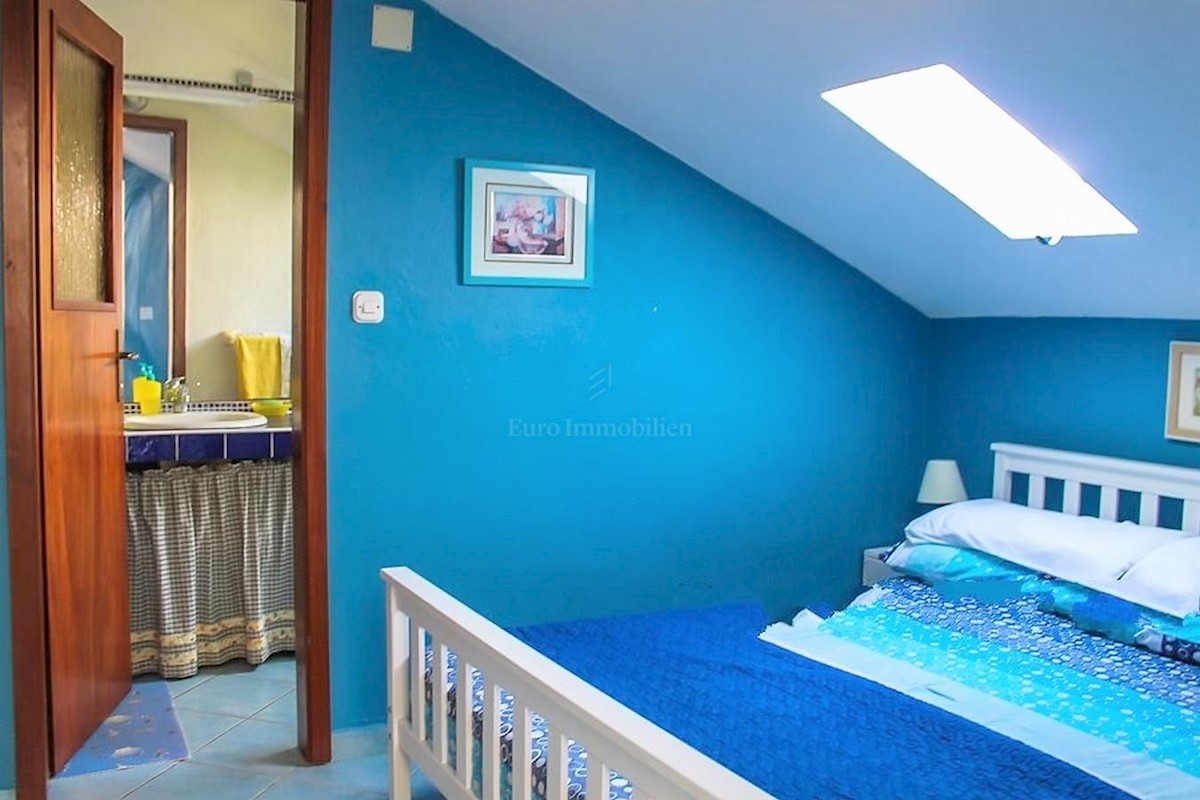 Apartmanska kuća s bazenom i predivnim pogledom, otok Šolta
