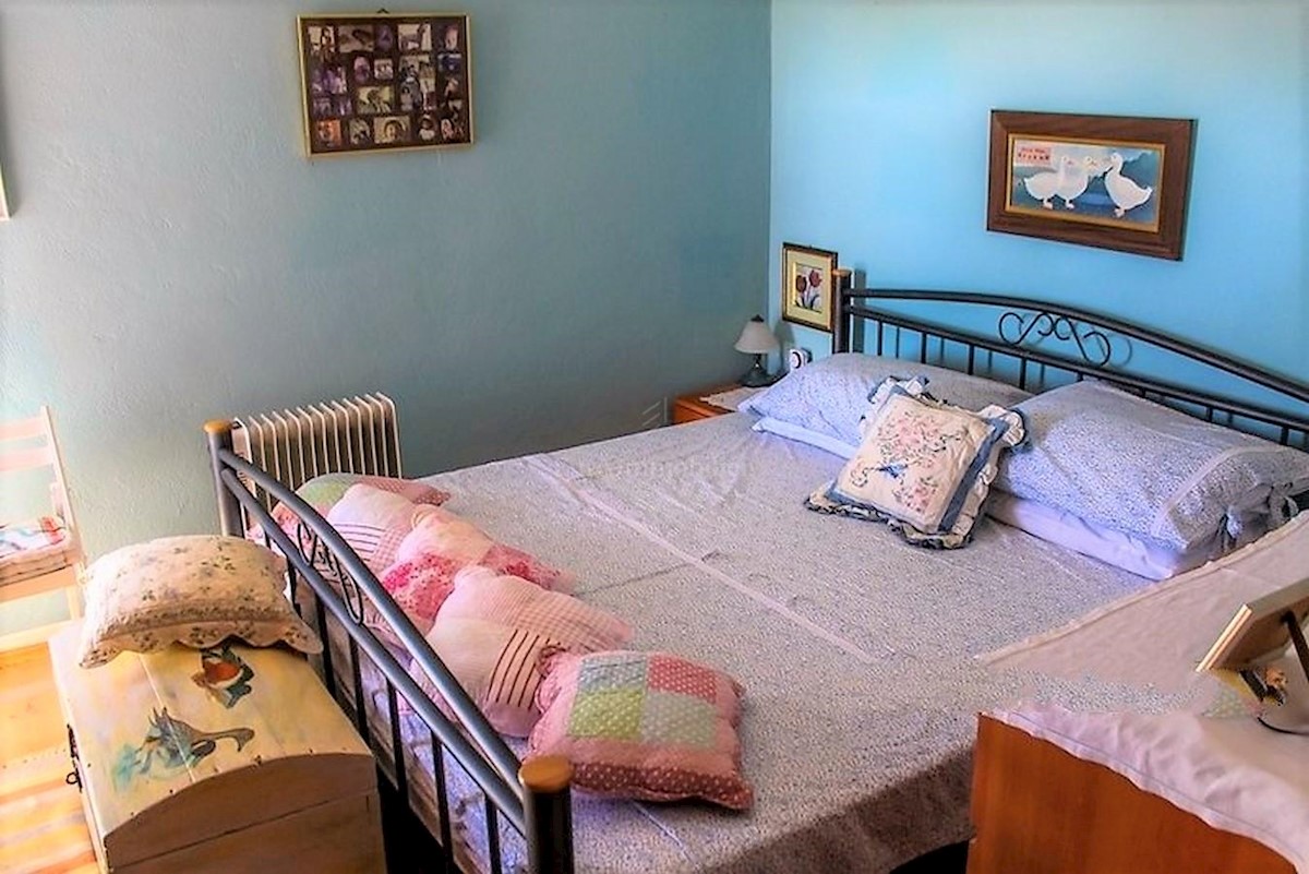 Apartmanska kuća s bazenom i predivnim pogledom, otok Šolta