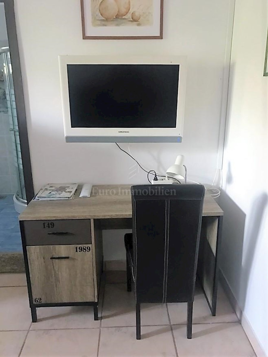 Apartmanska kuća s bazenom i predivnim pogledom, otok Šolta