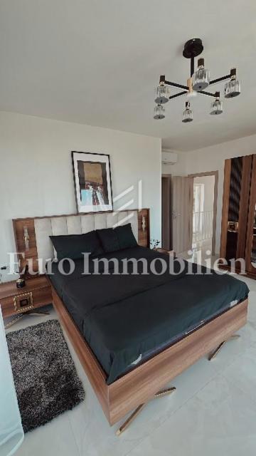 Vila modernega dizajna z bazenom, Labin