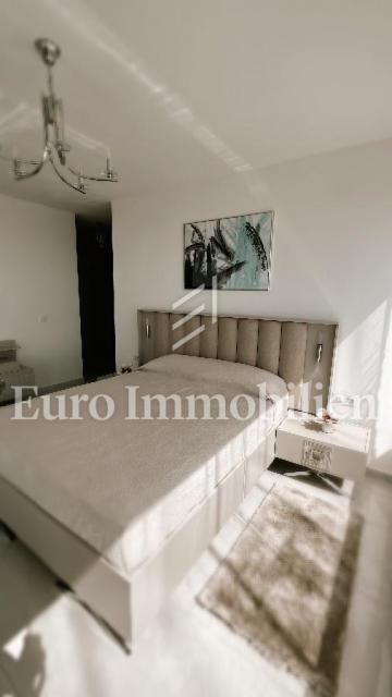 Vila modernega dizajna z bazenom, Labin