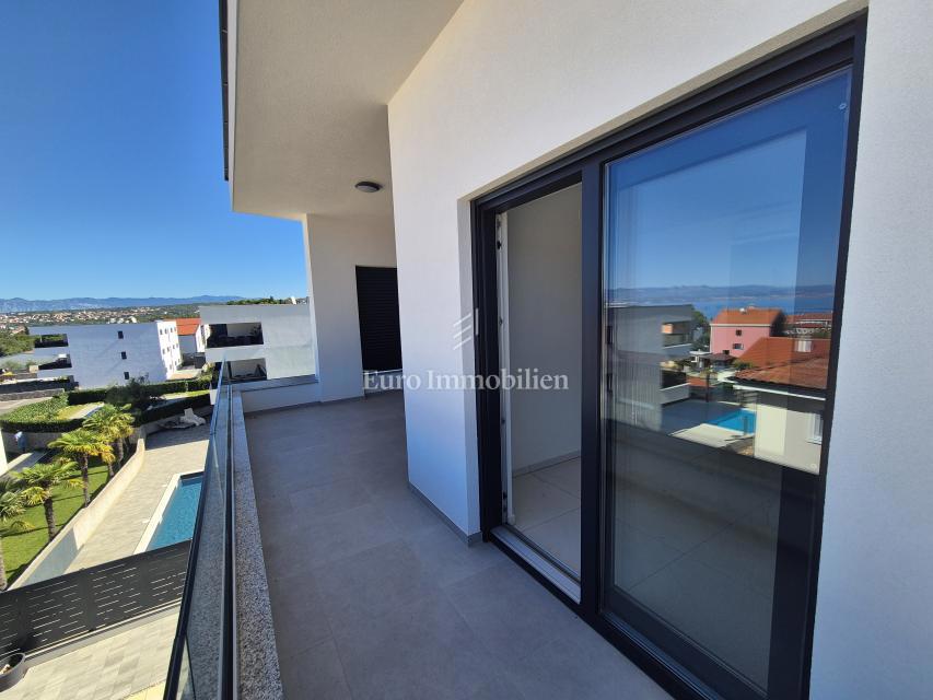 Malinska – Novogradnja, odlična zasnova apartmana, vrt!