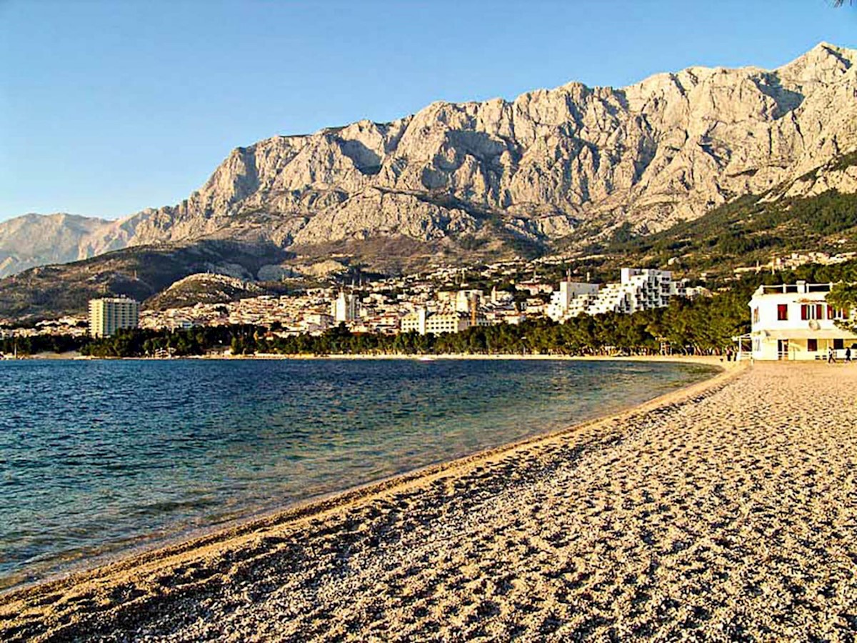 Makarska - dvosobno stanovanje v bližini glavne plaže