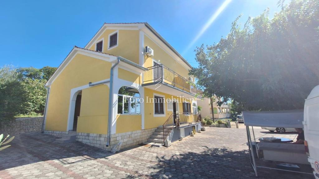 Otok Krk, Malinska, apartmajska hiša s pogledom na morje