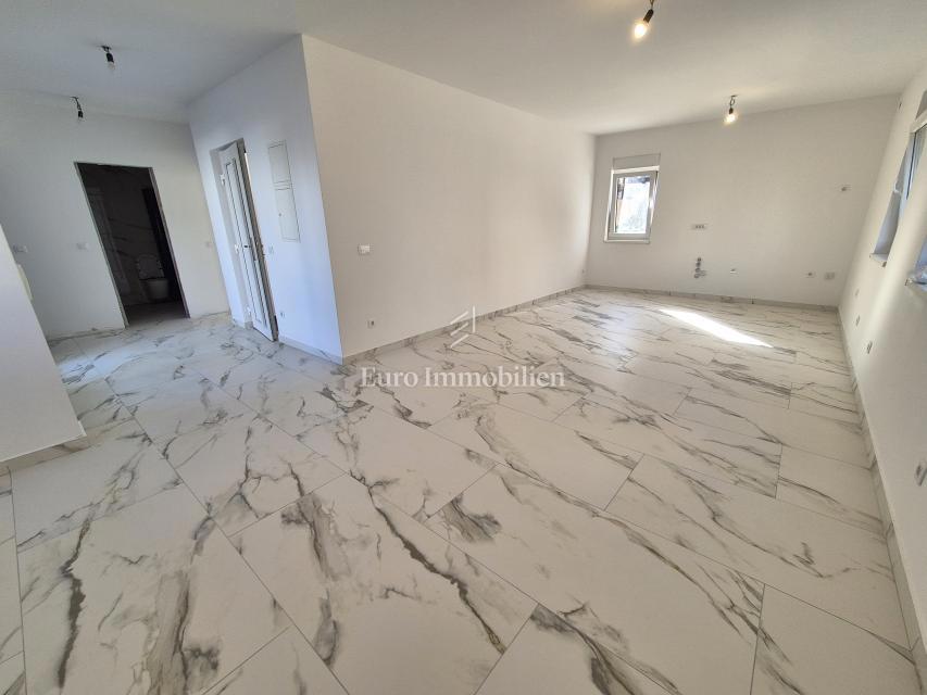 Apartma s čudovitim pogledom na morje - novogradnja v zalivu Soline 
