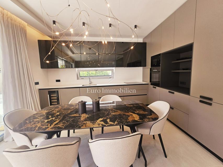 Apartma na odlični lokaciji, novogradnja, mesto Krk