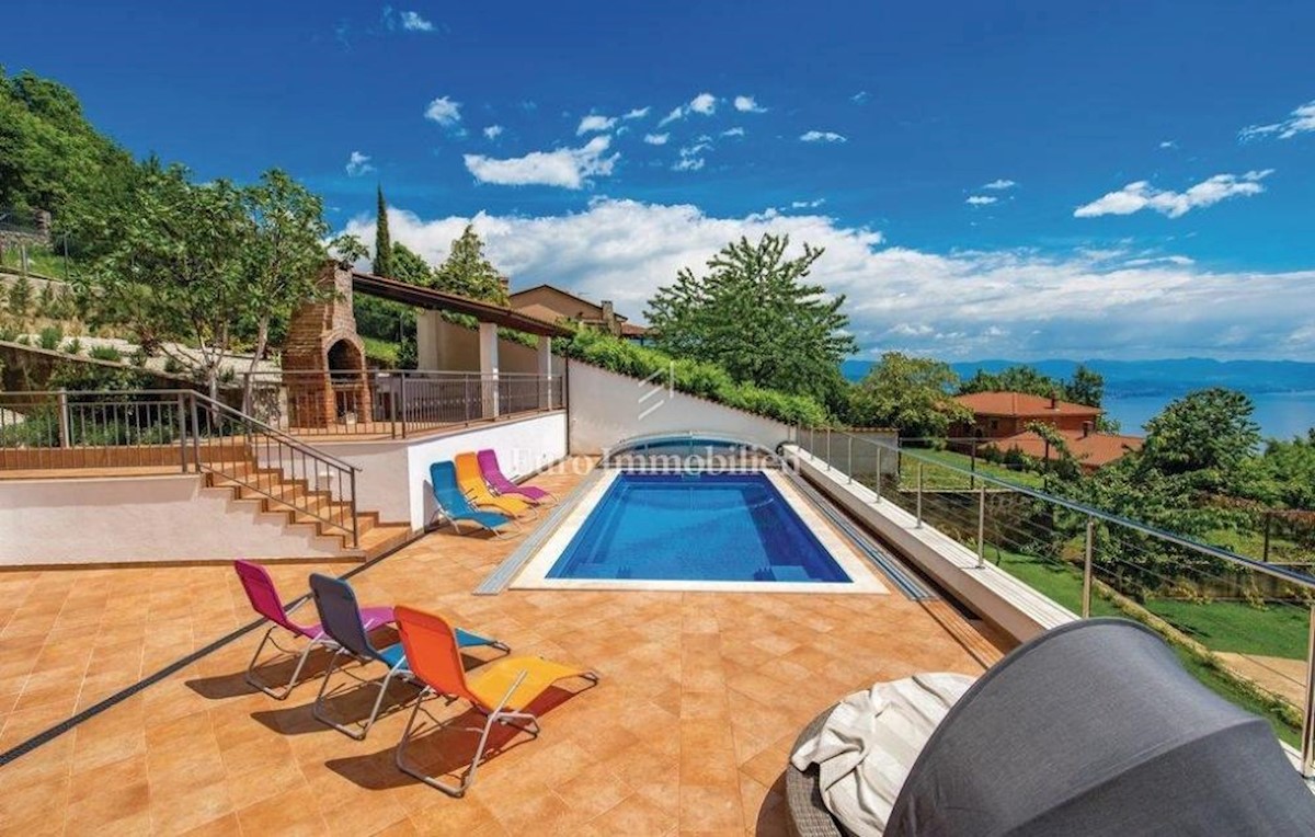 Prekrasna villa za odmor s pogledom na more, u okolici Opatije!
