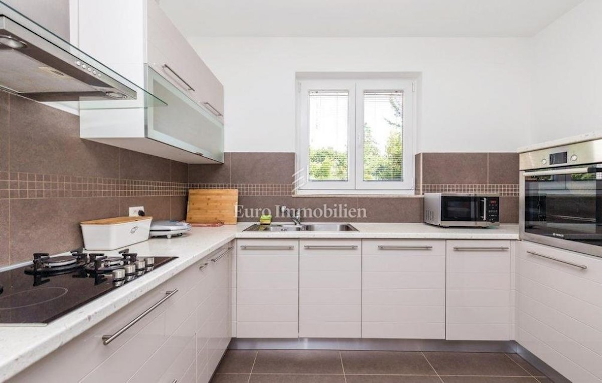 Prekrasna villa za odmor s pogledom na more, u okolici Opatije!