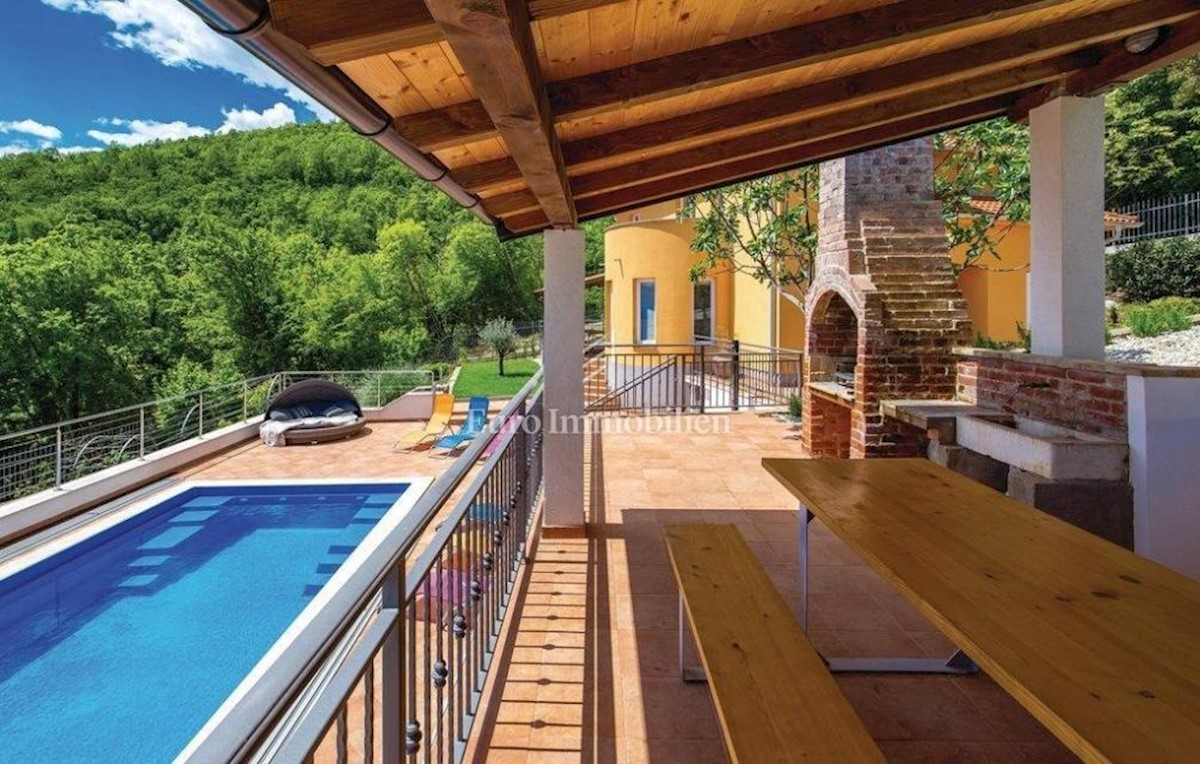 Prekrasna villa za odmor s pogledom na more, u okolici Opatije!