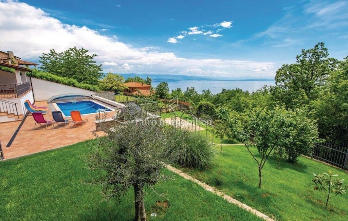 Prekrasna villa za odmor s pogledom na more, u okolici Opatije!