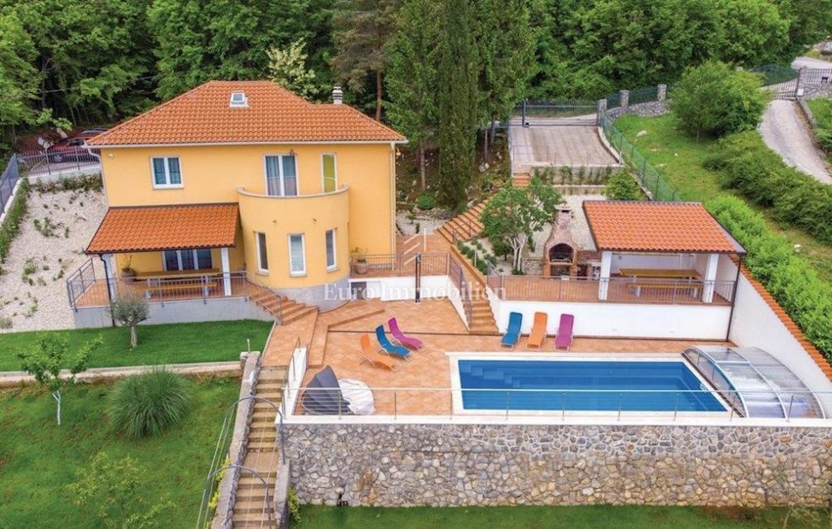 Prekrasna villa za odmor s pogledom na more, u okolici Opatije!