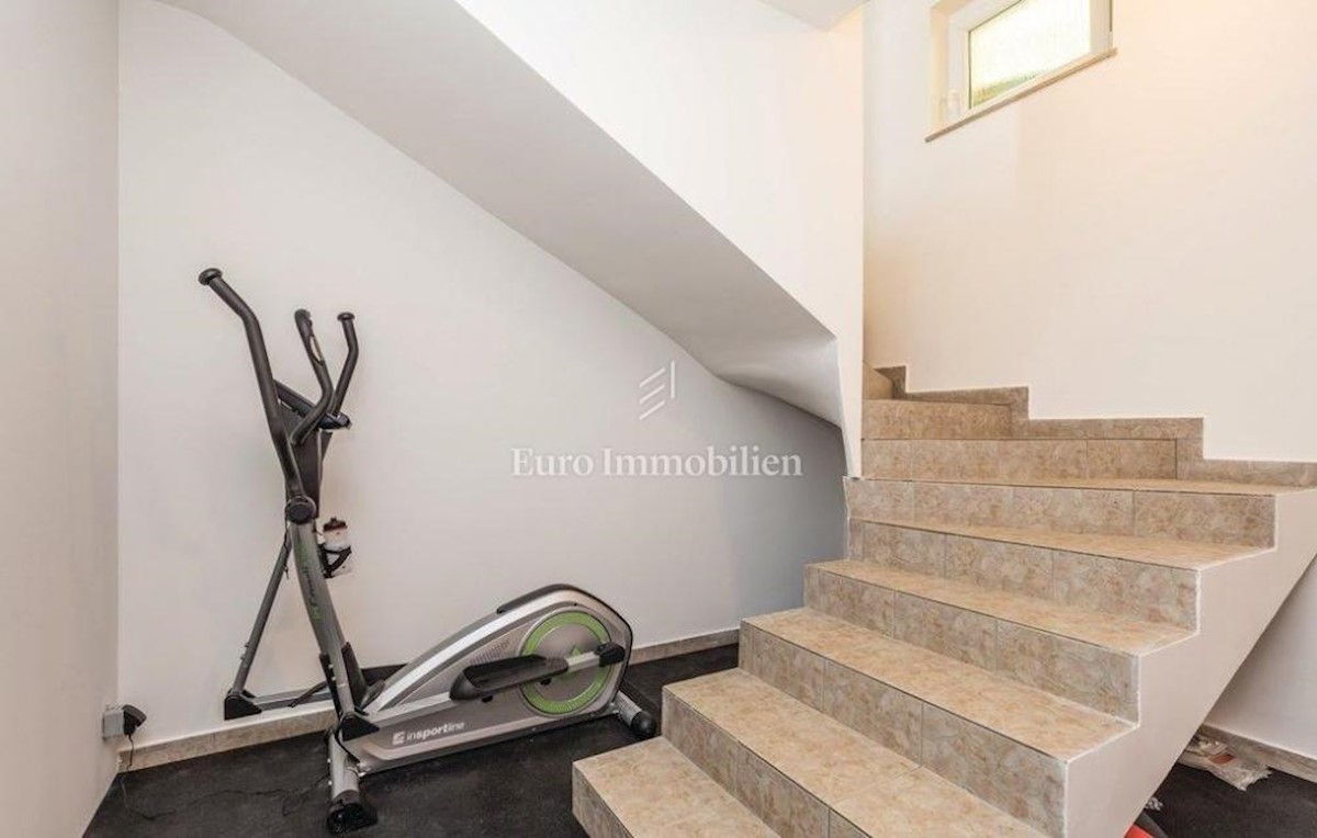 Prekrasna villa za odmor s pogledom na more, u okolici Opatije!