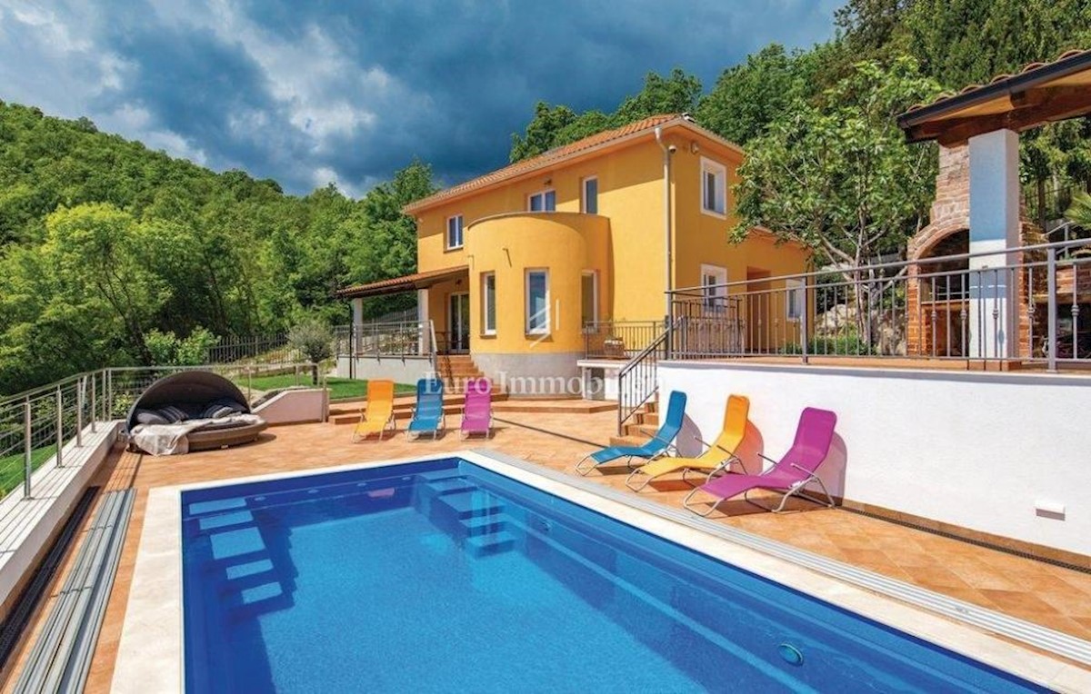 Prekrasna villa za odmor s pogledom na more, u okolici Opatije!