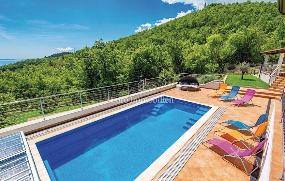 Prekrasna villa za odmor s pogledom na more, u okolici Opatije!