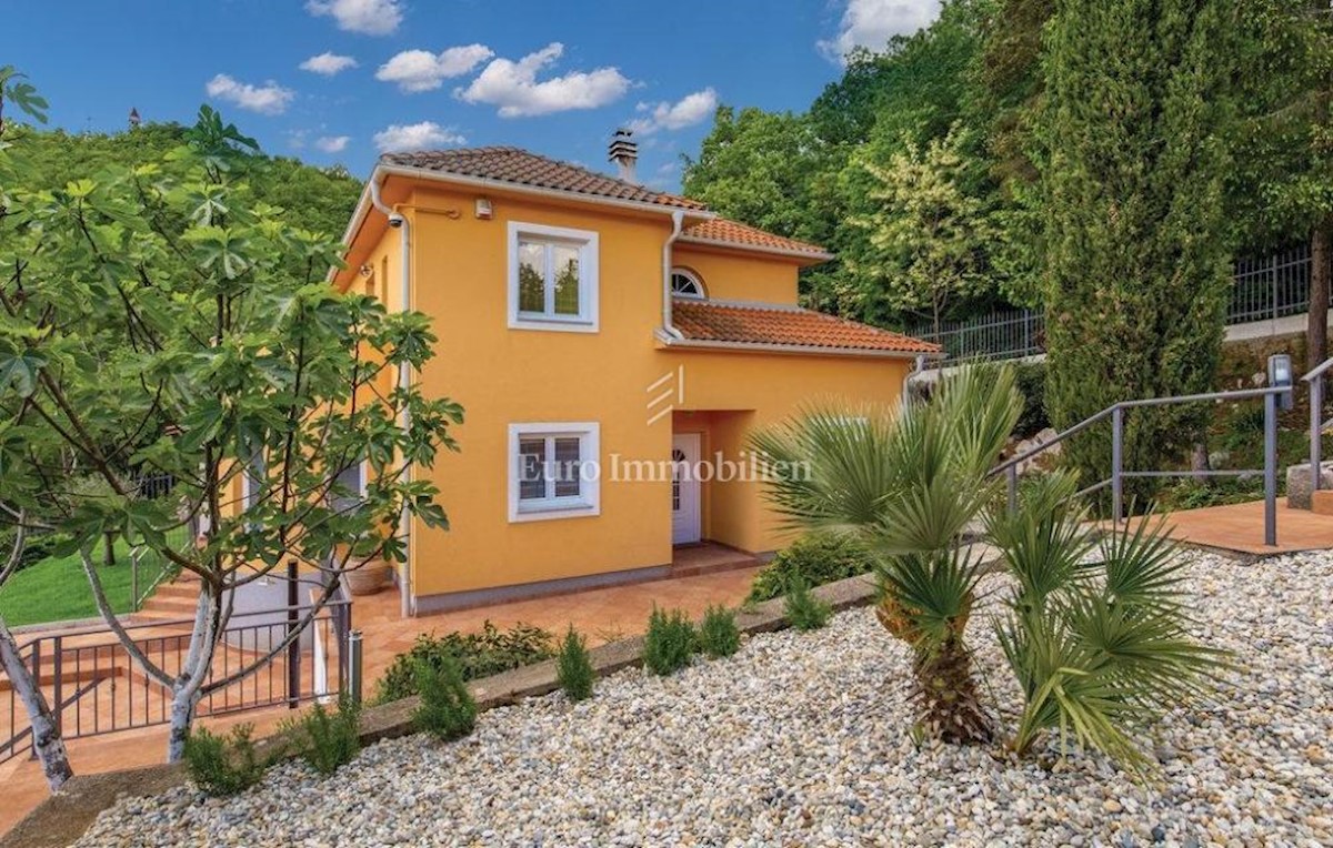 Prekrasna villa za odmor s pogledom na more, u okolici Opatije!