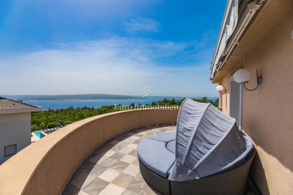 Crikvenica, vila z bazenom in pogledom na morje!