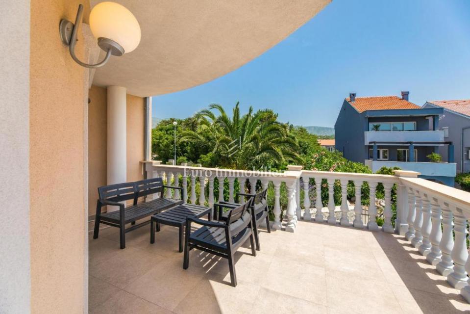 Crikvenica, vila z bazenom in pogledom na morje!