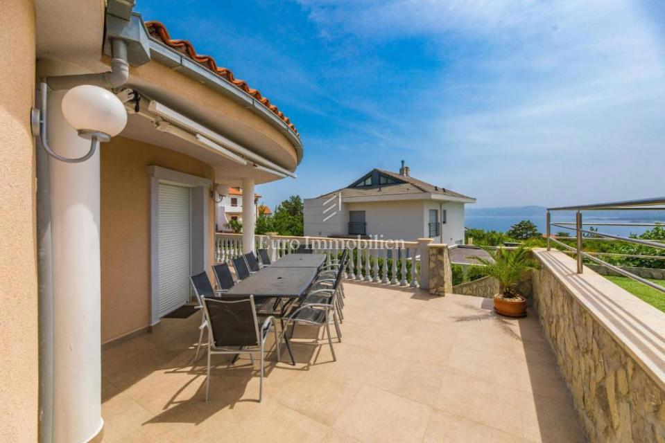 Crikvenica, vila z bazenom in pogledom na morje!