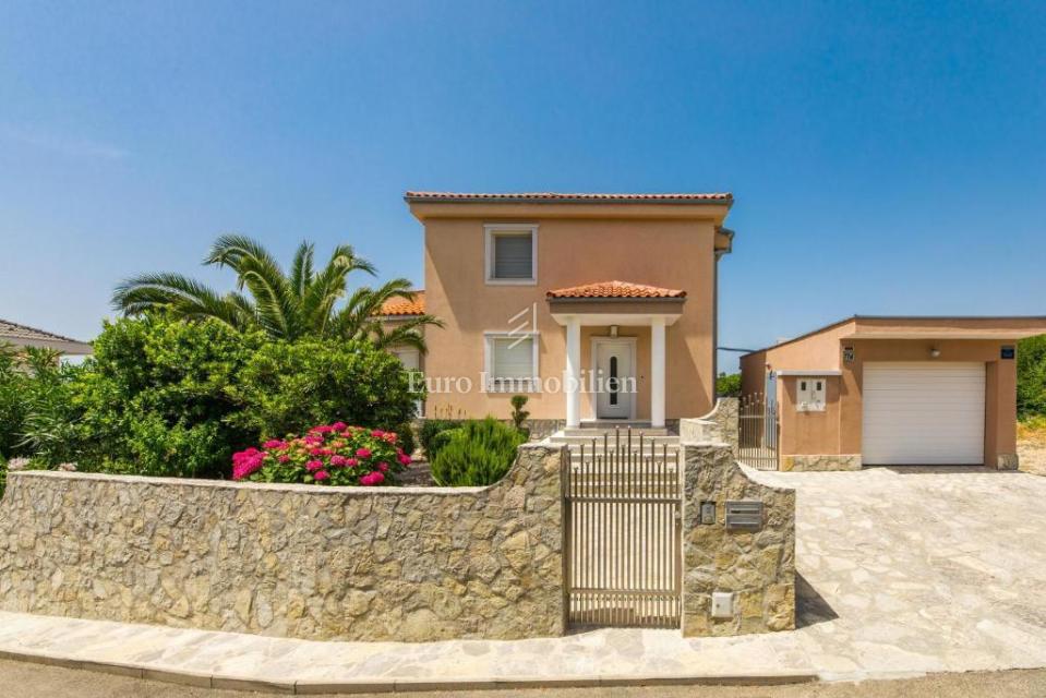 Crikvenica, vila z bazenom in pogledom na morje!