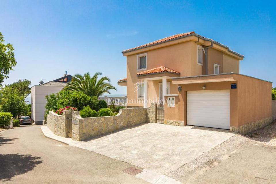 Crikvenica, vila z bazenom in pogledom na morje!