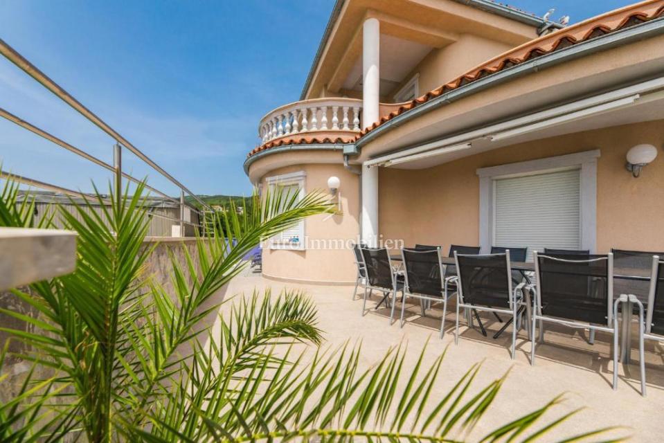 Crikvenica, vila z bazenom in pogledom na morje!