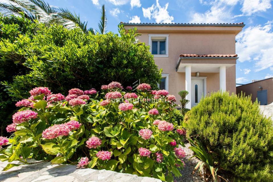 Crikvenica, vila z bazenom in pogledom na morje!