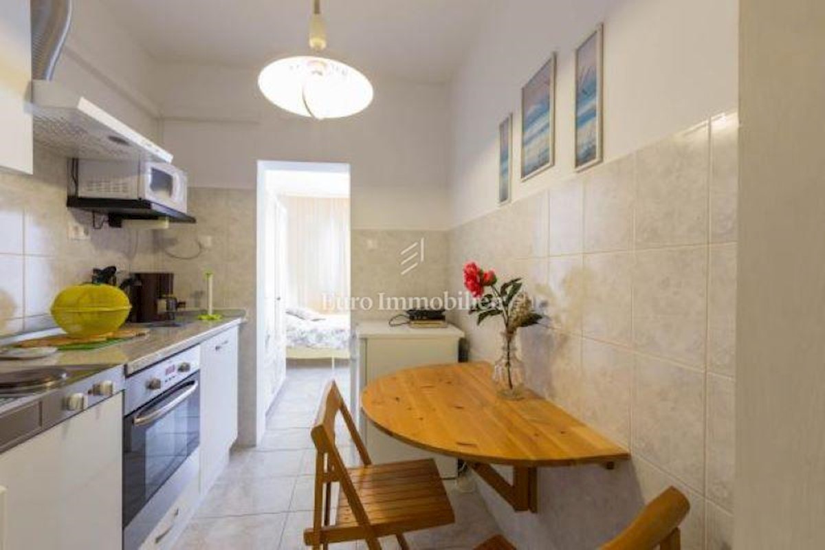 Kuća s bazenom prvi red do mora, Mali Lošinj