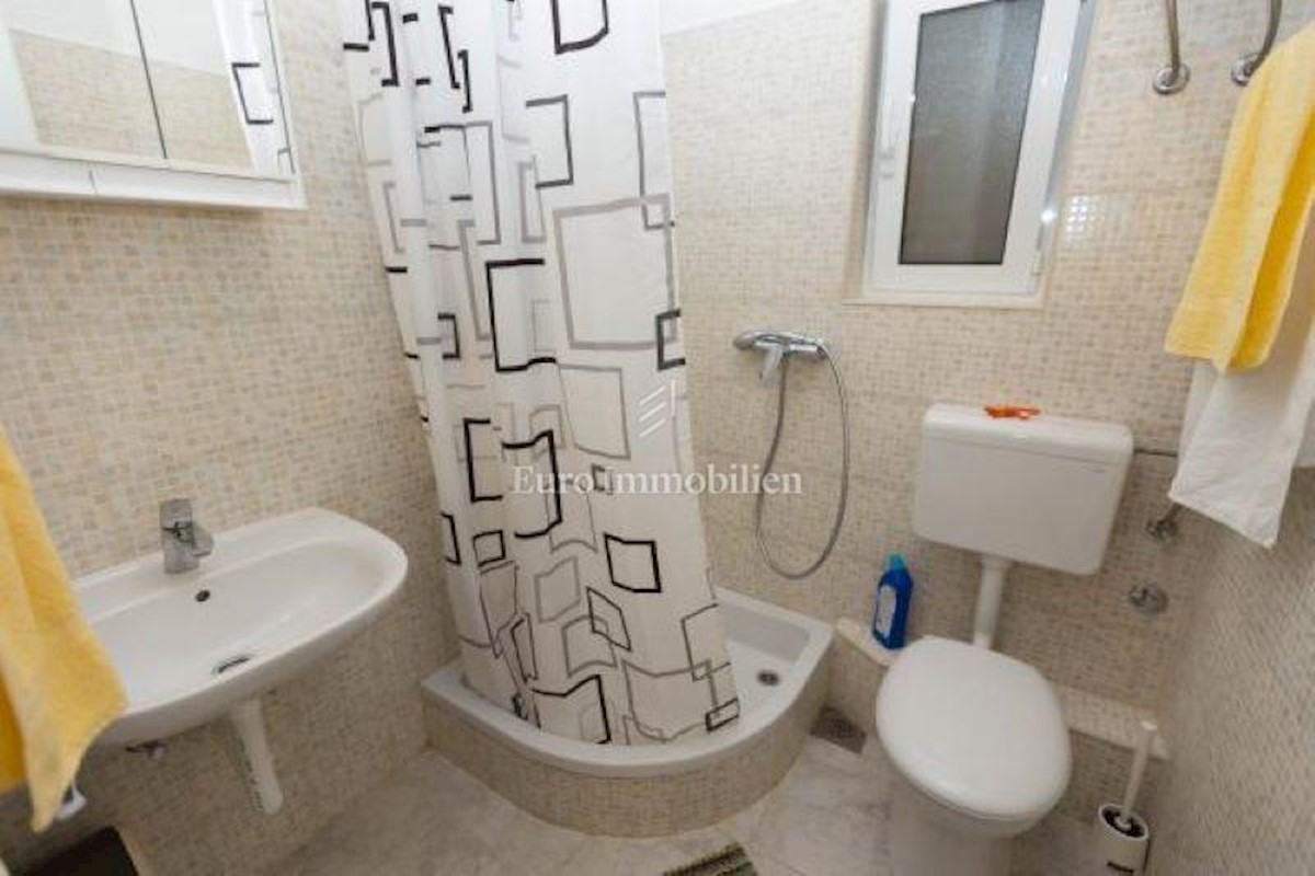 Kuća s bazenom prvi red do mora, Mali Lošinj