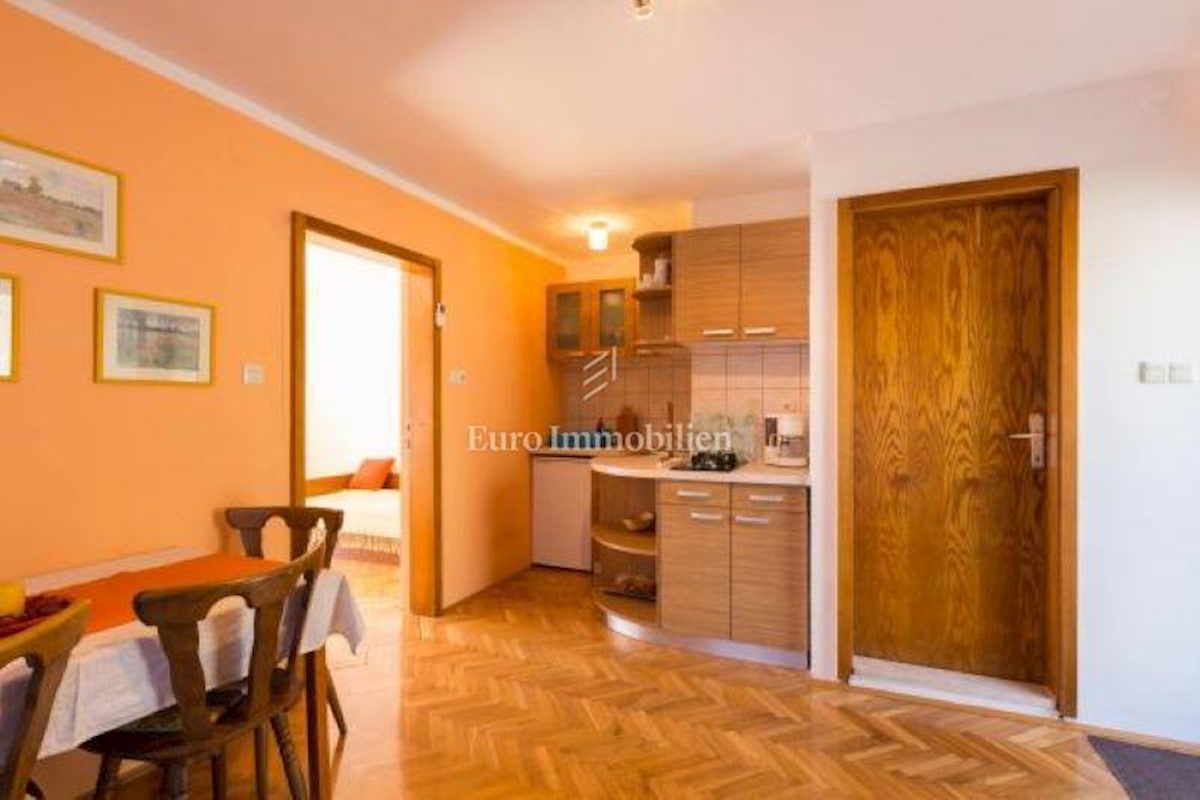 Kuća s bazenom prvi red do mora, Mali Lošinj