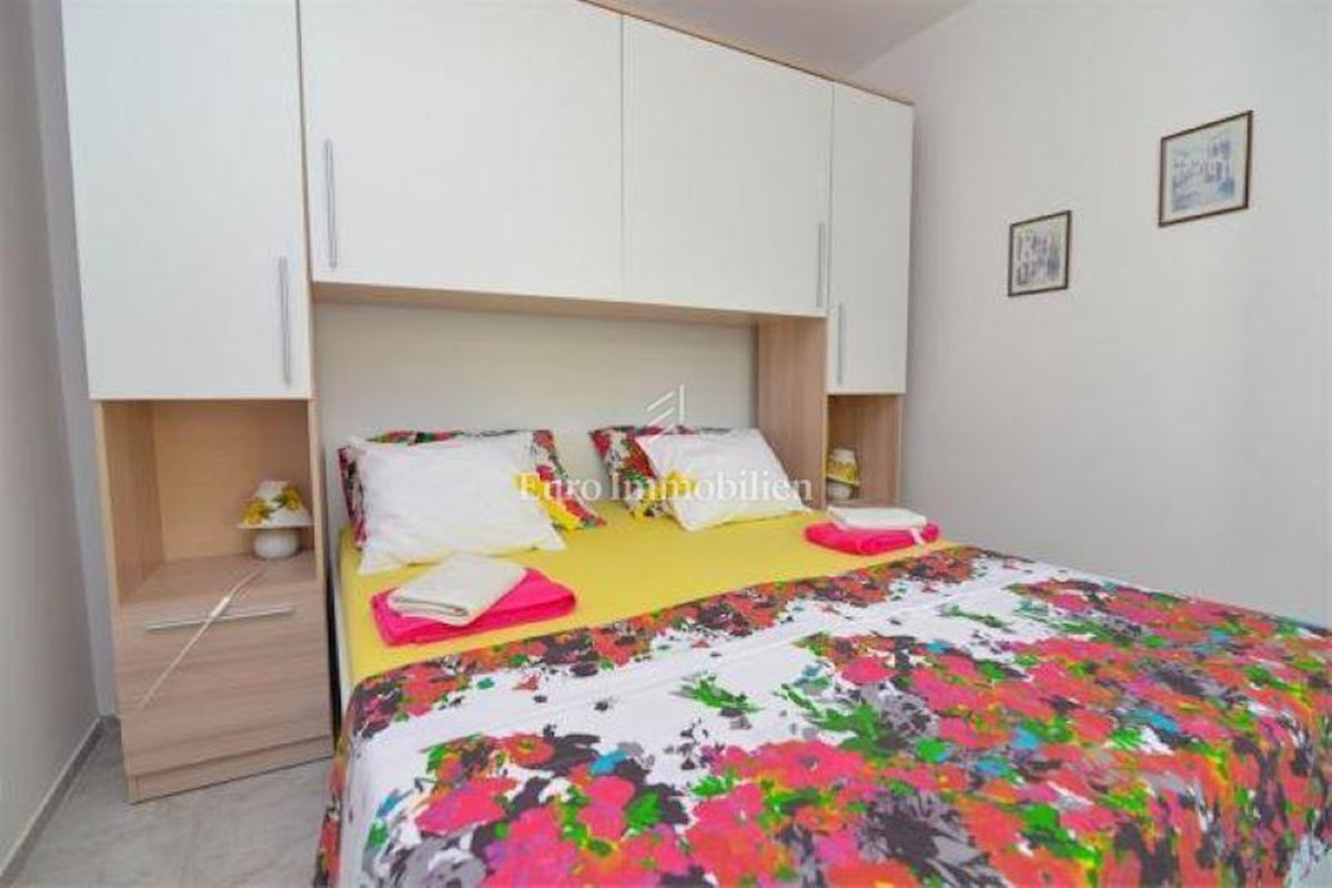 Kuća s bazenom prvi red do mora, Mali Lošinj