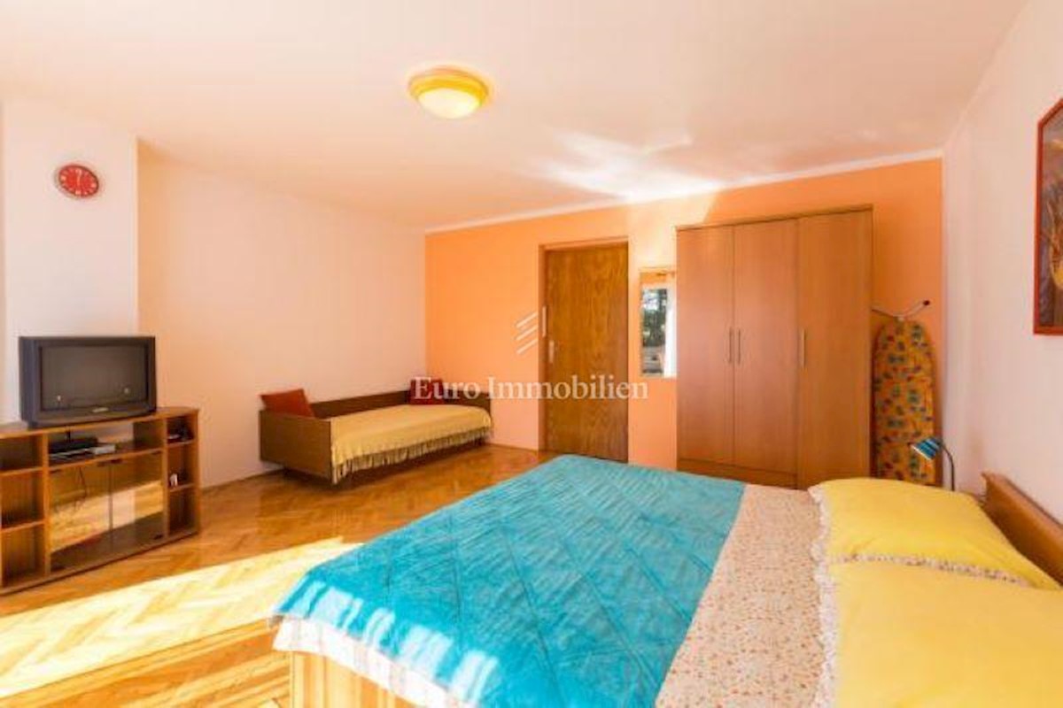 Kuća s bazenom prvi red do mora, Mali Lošinj