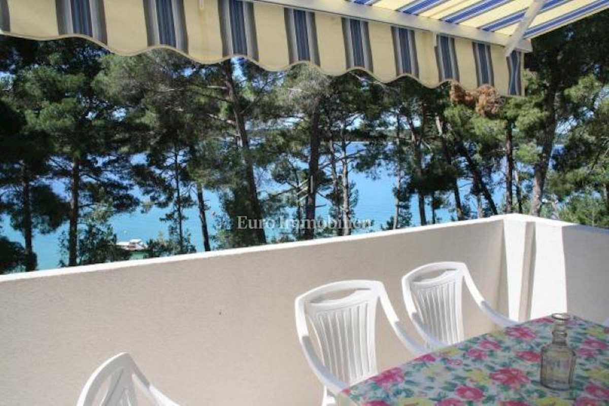 Kuća s bazenom prvi red do mora, Mali Lošinj