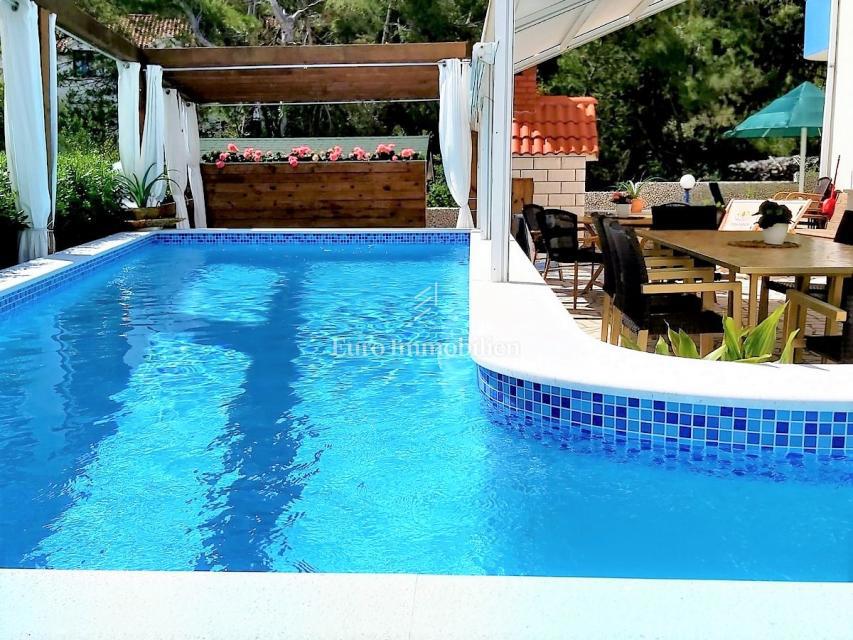 Čiovo - apartmajska vila na mirni lokaciji
